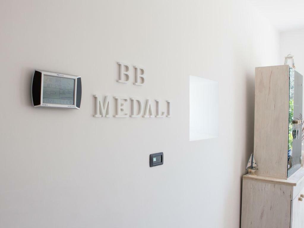 B&B Medali Vernole Exterior photo